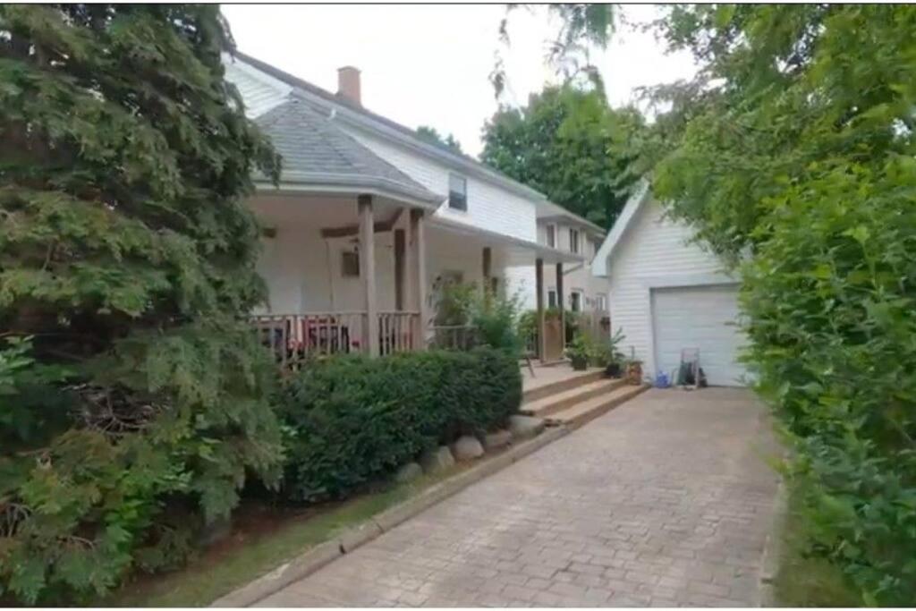 Garden 2 Storey House Niagara Falls Exterior photo